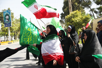 تشکیل زنجیره انسانی «جوانان برای فردای روشن» - شیراز