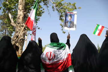 تشکیل زنجیره انسانی «جوانان برای فردای روشن» - شیراز