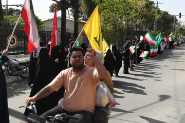 تشکیل زنجیره انسانی «جوانان برای فردای روشن» - شیراز