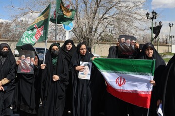 زنجیره انسانی مردم در نیروگاه مفتح همدان