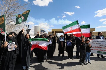 زنجیره انسانی مردم در نیروگاه مفتح همدان