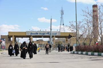 زنجیره انسانی مردم در نیروگاه مفتح همدان