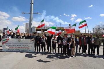 زنجیره انسانی مردم در نیروگاه مفتح همدان
