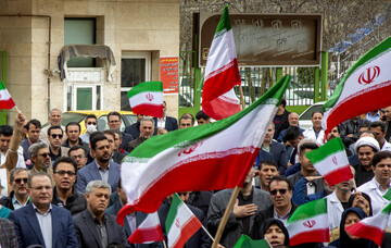 اجتماع کادر درمان در محکومیت حمله رژیم آمریکایی صهیونی به مراکز درمانی - اردبیل