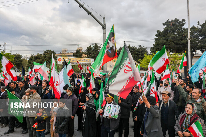 ایستادگی در سایه تهدید؛ طنین شعار «هیهات من الذله» در مجاورت نیروگاه مشهد
