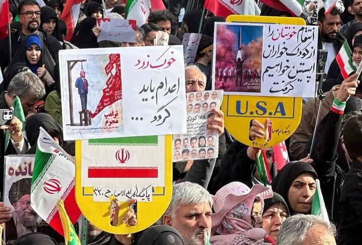 محفل ستارهها در کنار دانشآموزان در مراسم چهلم کودکان میناب