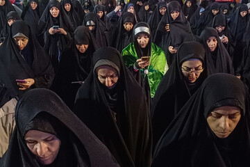 قرائت نماز و دعای استغاثه دسته جمعی مردم سمنان