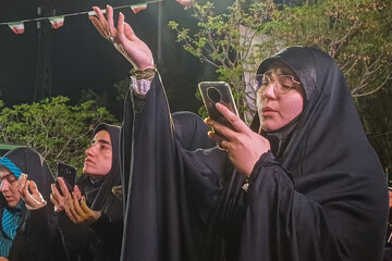 قرائت نماز و دعای استغاثه دسته جمعی مردم سمنان