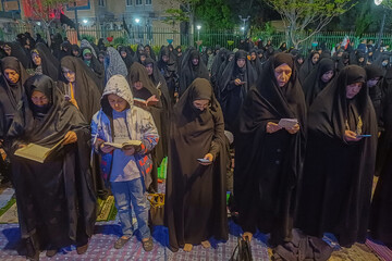 قرائت نماز و دعای استغاثه دسته جمعی مردم سمنان