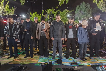 قرائت نماز و دعای استغاثه دسته جمعی مردم سمنان