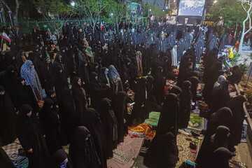قرائت نماز و دعای استغاثه دسته جمعی مردم سمنان