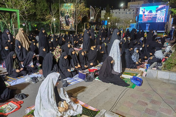 قرائت نماز و دعای استغاثه دسته جمعی مردم سمنان