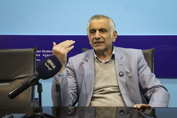 یک استاد دانشگاه: آموزش مجازی و حضوری نه جایگزین یکدیگر، بلکه مکمل هم هستند