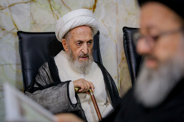 حضور آیت الله سبحانی در مراسم چهلم رهبر شهید - قم