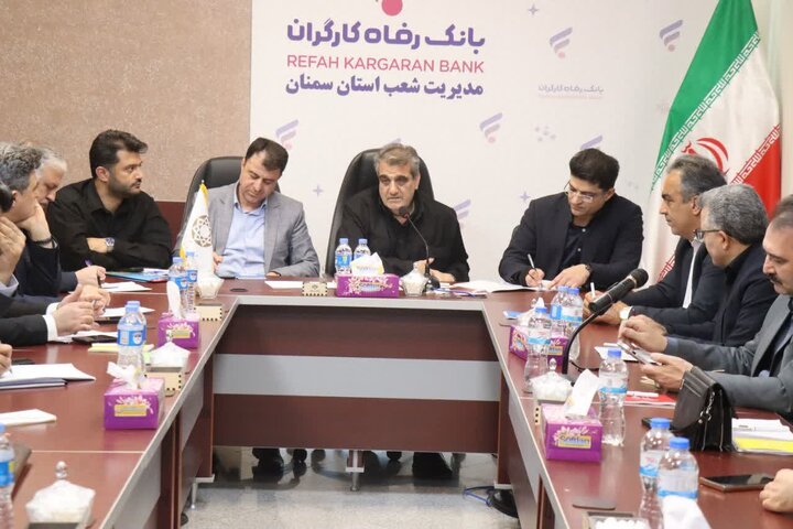 استاندار سمنان: شبکه بانکی با خلاقیت، گره‌های اقتصادی استان را باز کند