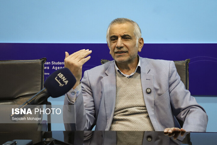 یک استاد دانشگاه: آموزش مجازی و حضوری نه جایگزین یکدیگر، بلکه مکمل هم هستند