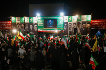 مراسم چهلم رهبر شهید - میدان بزرگمهر اصفهان