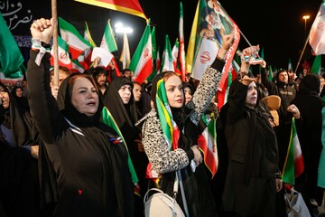 مراسم چهلم رهبر شهید - میدان بزرگمهر اصفهان