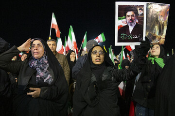 اعلام بیعت استادان بسیجی دانشگاه تهران با مقام معظم رهبری
