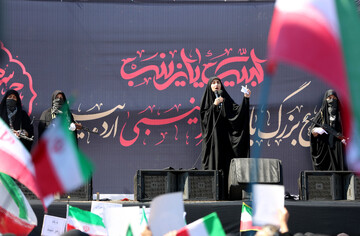 اجتماع بانوان اردبیلی در اربعین رهبر شهید انقلاب
