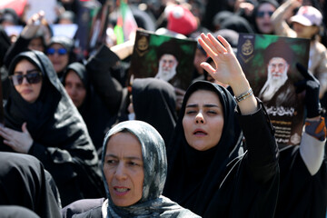 اجتماع بانوان اردبیلی در اربعین رهبر شهید انقلاب