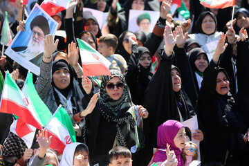 اجتماع بانوان اردبیلی در اربعین رهبر شهید انقلاب