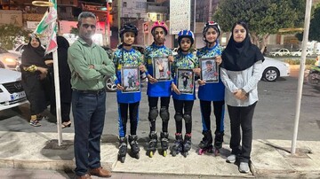 برگزاری مراسم چهلمین روز درگذشت شکوفه‌های آسمانیِ میناب توسط اسکیت بازان
