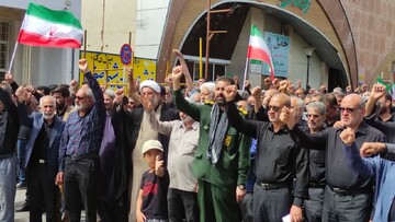 خروش مردم بم در چهلمین روز شهادت امام خامنه‌ای/ بیعت با رهبر سوم انقلاب