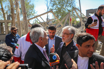 بازدید ژان آرنو، فرستاده ویژه دبیرکل سازمان ملل در امور خاورمیانه از محل آسیب دبده دانشگاه شریف