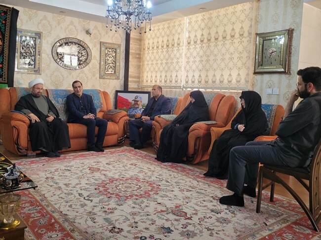 دیدار رئیس بنیاد شهید و امور ایثارگران با خانواده شهید امیر سرلشکر نصیرزاده