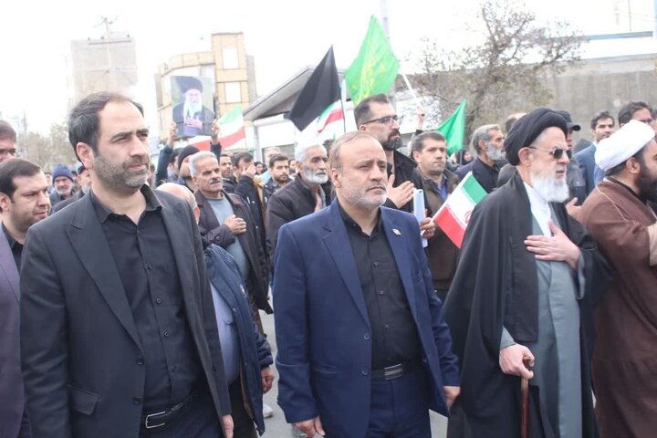 امام جمعه ملایر: مردم چهل شب سنگ تمام گذاشتند