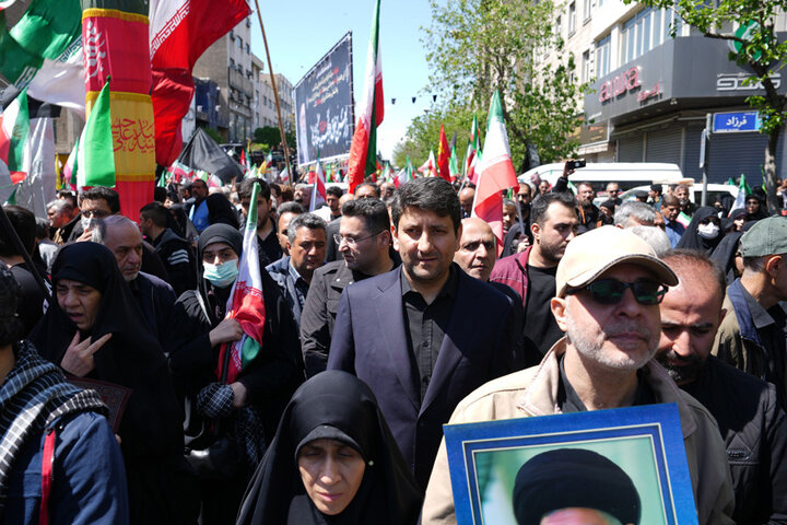 وزیر ارتباطات در مراسم اربعین رهبر شهید شرکت کرد