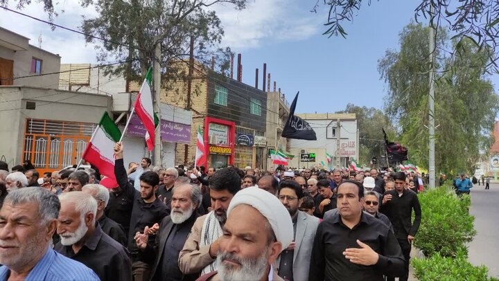 خروش مردم بم در چهلمین روز شهادت امام خامنهای/ بیعت با رهبر سوم انقلاب