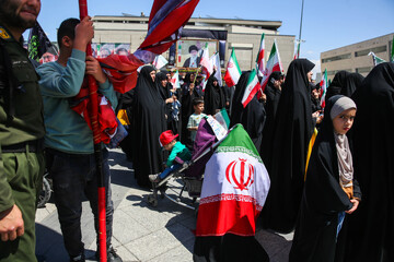 رژه کالسکه‌ سواران مشهد در اربعین رهبر شهید