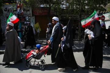 رژه کالسکه‌ سواران مشهد در اربعین رهبر شهید