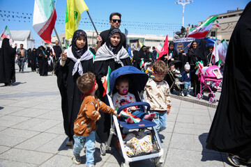 رژه کالسکه‌ سواران مشهد در اربعین رهبر شهید