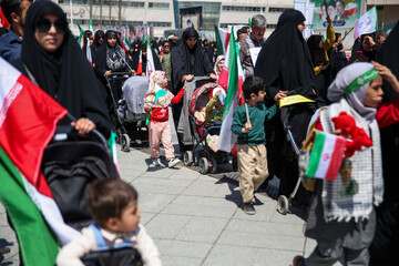 رژه کالسکه‌ سواران مشهد در اربعین رهبر شهید