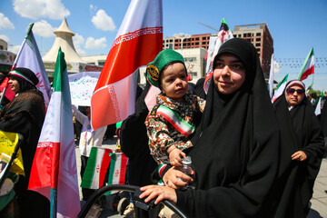 رژه کالسکه‌ سواران مشهد در اربعین رهبر شهید