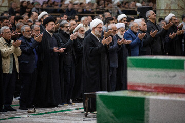 نماز جمعه تهران در مرقد امام خمینی(ره)