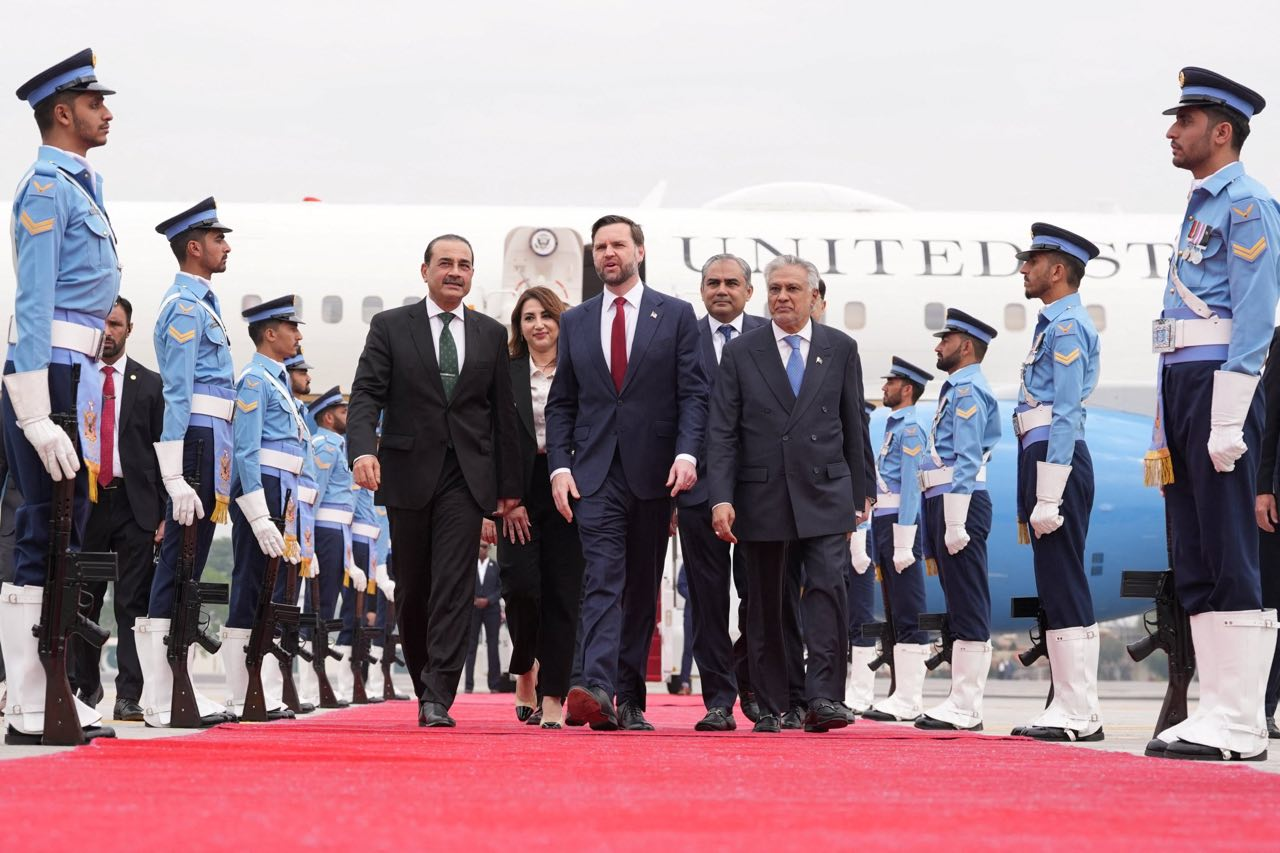 دیدار هیات مذاکرهکننده ایران با نخستوزیر پاکستان