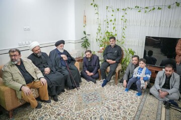دیدار تولیت آستان مسجد جمکران با خانواده شهیدان احمدیان