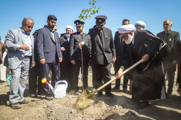 آیت‌الله احمد مروی، تولیت آستان قدس رضوی در پویش ملی "نهال امید" - مشهد