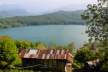 طبیعت بهاری دریاچه لفور - مازندران