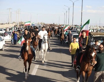 برگزاری رژه سوارکاران در تجدید بیعت با رهبر معظم انقلاب