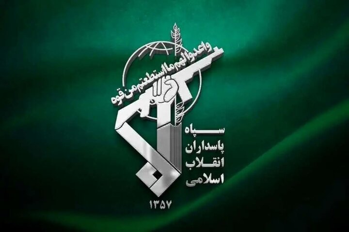 نیروی دریایی سپاه: هرگونه تحرک اشتباه، دشمن را در تنگه گرفتار گرداب‌های مرگباری خواهد کرد