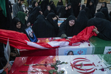 تشییع پیکر مطهر خانواده پنج نفره،نبی‌زاده - حرم مطهر حضرت سید علاءالدین‌ الحسین (ع)