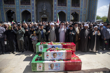 تشییع پیکر مطهر خانواده پنج نفره،نبی‌زاده - حرم مطهر حضرت سید علاءالدین‌ الحسین (ع)