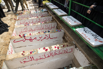 خاکسپاری پیکر مطهر خانواده پنج نفره،نبی‌زاده - قظعه شهدای جنگ رمضان دارالرحمه شیراز