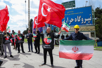 کاروان ۷۲ نفری خبرنگاران ترکیه در مسیر همبستگی - تبریز