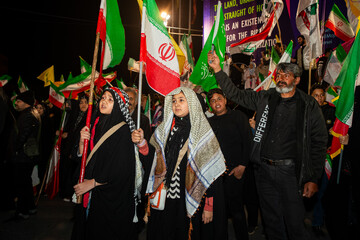 میدان‌داری «دخترانِ ایران» در خیابان‌های نصف‌جهان